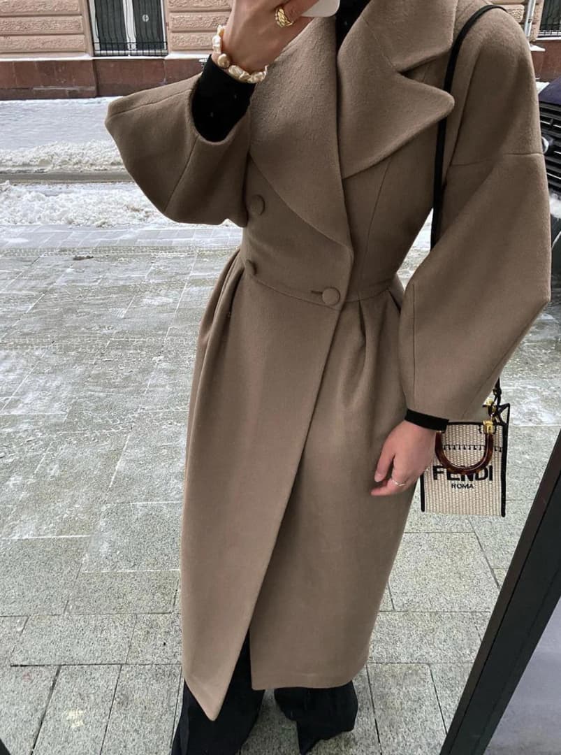 Elowen – Elegant Long Coat