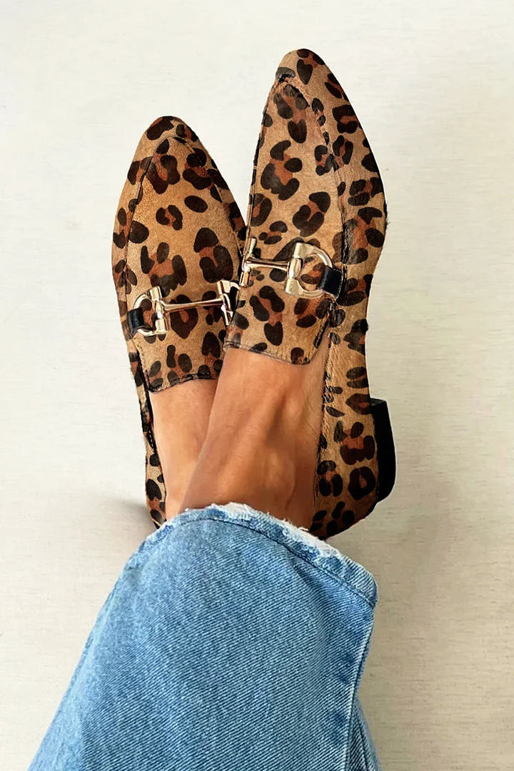 Juul - Elegant loafers with a pattern and subtle heels