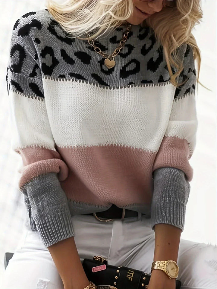 Kelly - Chic Leopard Sweater