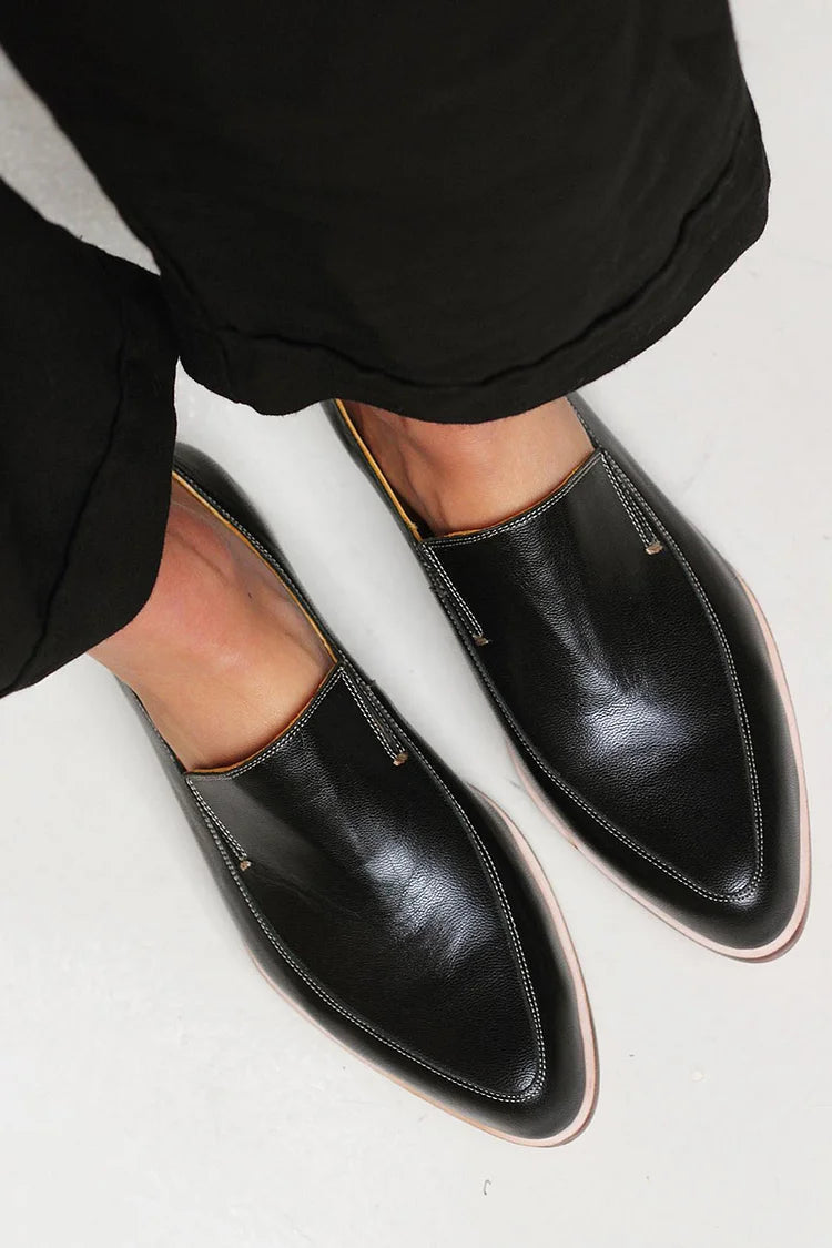 CYNTHIA – MINIMALIST LOAFERS WITH MODERN REFINEMENT