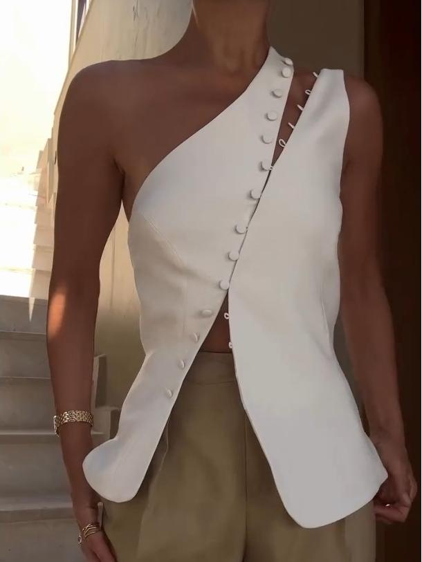 SELENE – STYLISH ONE-SHOULDER TOP WITH MODERN FLAIR